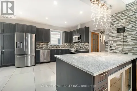 95 Evanshen Crescent Ottawa ON K2K 2X7