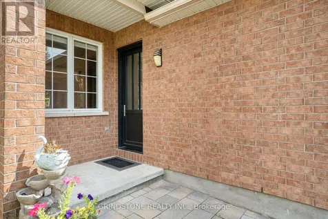 95 Evanshen Crescent Ottawa ON K2K 2X7