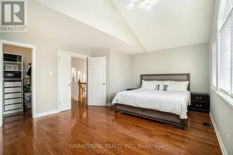 95 Evanshen Crescent Ottawa ON K2K 2X7