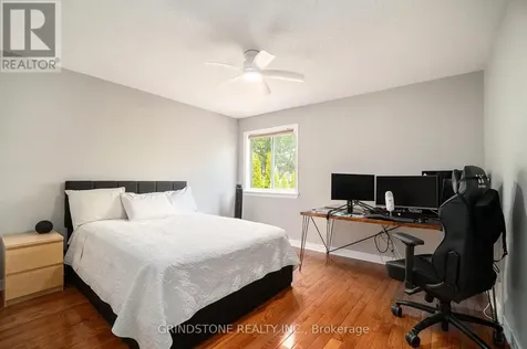 95 Evanshen Crescent Ottawa ON K2K 2X7