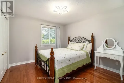 95 Evanshen Crescent Ottawa ON K2K 2X7
