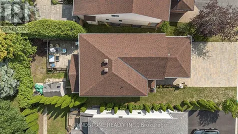 95 Evanshen Crescent Ottawa ON K2K 2X7