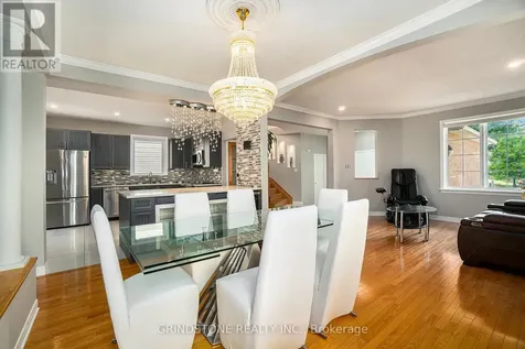 95 Evanshen Crescent Ottawa ON K2K 2X7