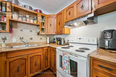 25 Shoreline Drive Northern Bruce Peninsula ON N0H 1Z0