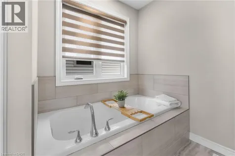 153 Susan Drive Fonthill ON L3E 0B2