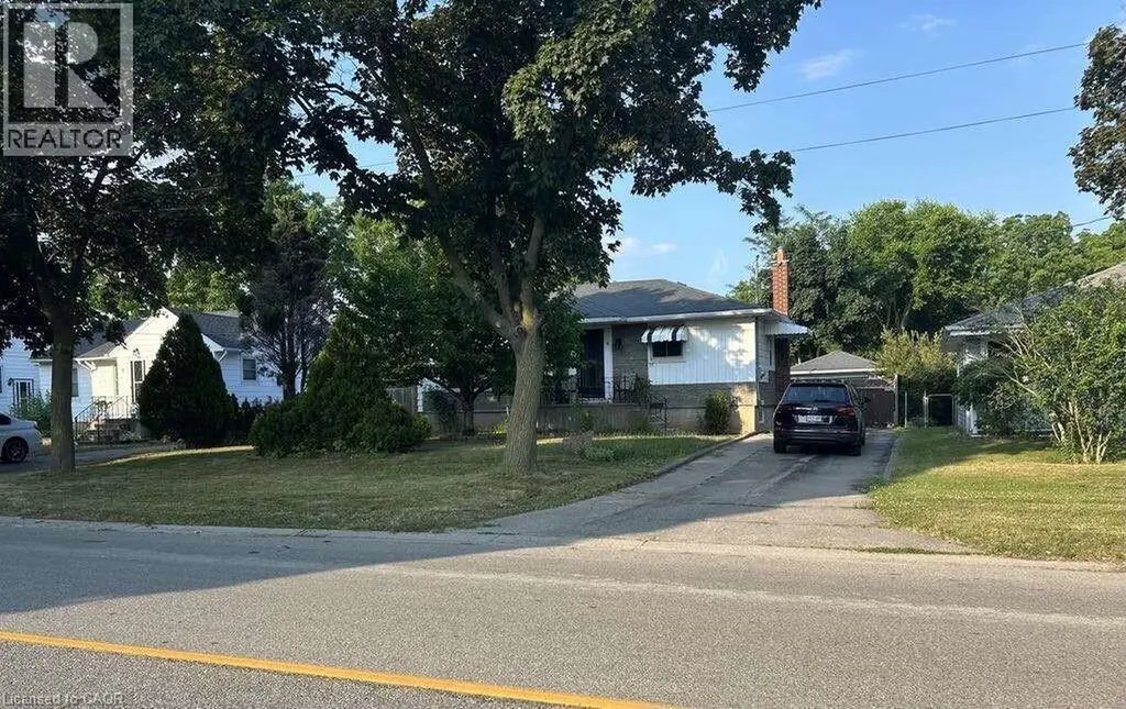 11 James Avenue Brantford ON N3S 6Y2