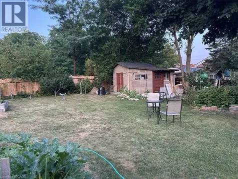 11 James Avenue Brantford ON N3S 6Y2