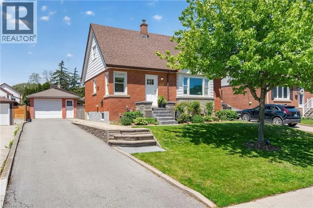 496 Rosseau Road Hamilton ON L8K 4T5