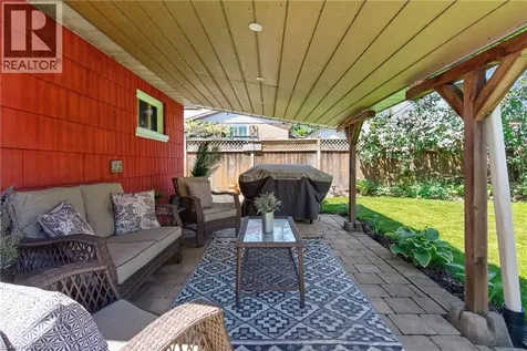 496 Rosseau Road Hamilton ON L8K 4T5