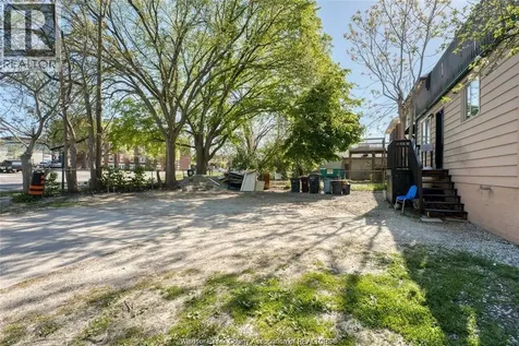 41 Giles Boulevard Windsor ON N9A 4B6