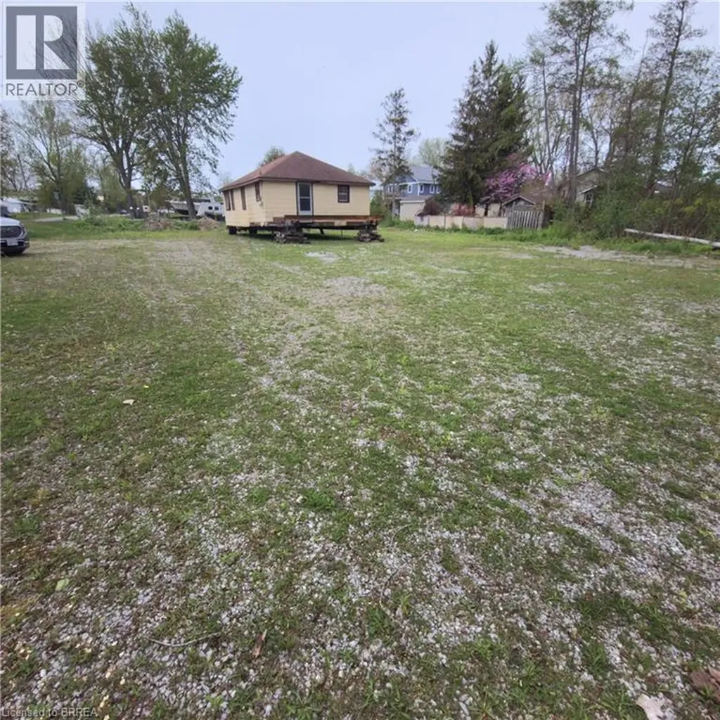 142 Erie Boulevard Long Point ON N0E 1M0