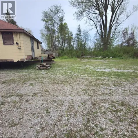 142 Erie Boulevard Long Point ON N0E 1M0