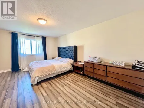 217 Deerfox Drive Ottawa ON K2J 4W8
