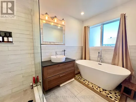 217 Deerfox Drive Ottawa ON K2J 4W8