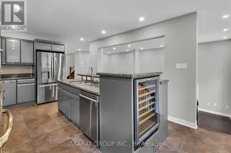 2365 Bankside Drive Mississauga (central Erin Mills) ON L5M 6E3