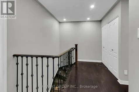 2365 Bankside Drive Mississauga (central Erin Mills) ON L5M 6E3