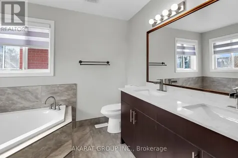 2365 Bankside Drive Mississauga (central Erin Mills) ON L5M 6E3