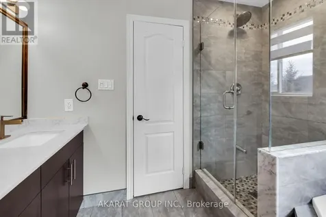2365 Bankside Drive Mississauga (central Erin Mills) ON L5M 6E3