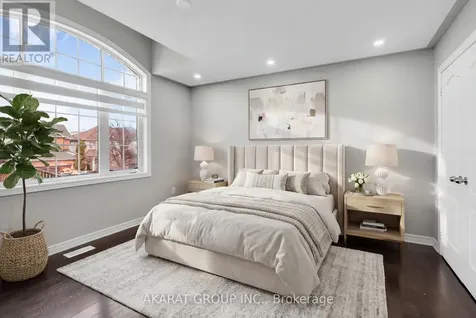 2365 Bankside Drive Mississauga (central Erin Mills) ON L5M 6E3