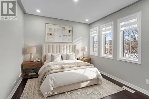 2365 Bankside Drive Mississauga (central Erin Mills) ON L5M 6E3