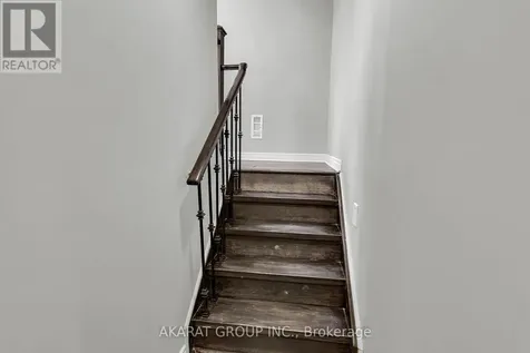 2365 Bankside Drive Mississauga (central Erin Mills) ON L5M 6E3