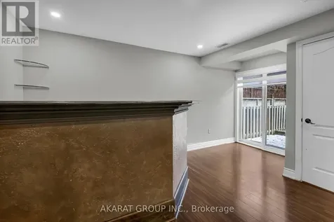 2365 Bankside Drive Mississauga (central Erin Mills) ON L5M 6E3