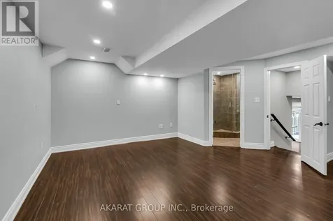 2365 Bankside Drive Mississauga (central Erin Mills) ON L5M 6E3
