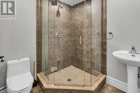 2365 Bankside Drive Mississauga (central Erin Mills) ON L5M 6E3