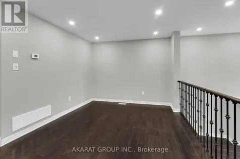 2365 Bankside Drive Mississauga (central Erin Mills) ON L5M 6E3