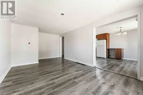 2178 Erinbrook Crescent Ottawa ON K1B 4J4
