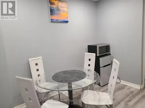 474 Somerset Street West Ottawa ON K1R 5J8