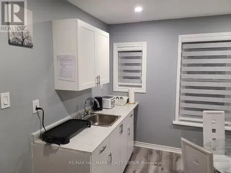 474 Somerset Street West Ottawa ON K1R 5J8