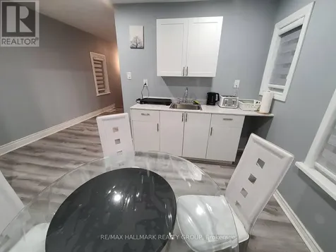 474 Somerset Street West Ottawa ON K1R 5J8