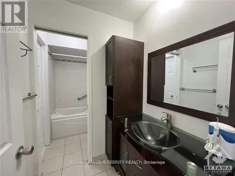 61 Elvaston Avenue Ottawa ON K2G 3X6