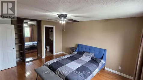 35 Ivylea Street Ottawa ON K2G 4X1