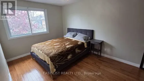35 Ivylea Street Ottawa ON K2G 4X1