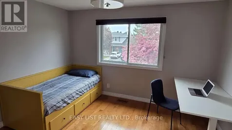 35 Ivylea Street Ottawa ON K2G 4X1