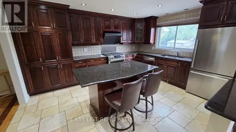 35 Ivylea Street Ottawa ON K2G 4X1
