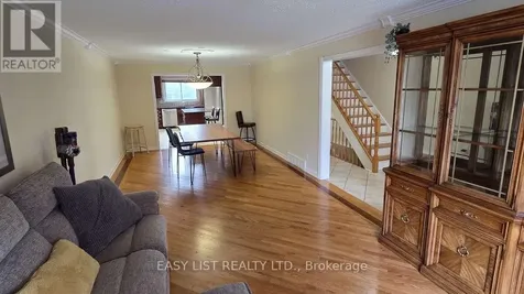 35 Ivylea Street Ottawa ON K2G 4X1