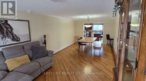 35 Ivylea Street Ottawa ON K2G 4X1