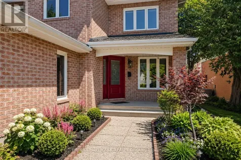 21 Dalecroft Crescent Ottawa ON K2G 5V9