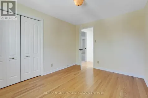 21 Dalecroft Crescent Ottawa ON K2G 5V9