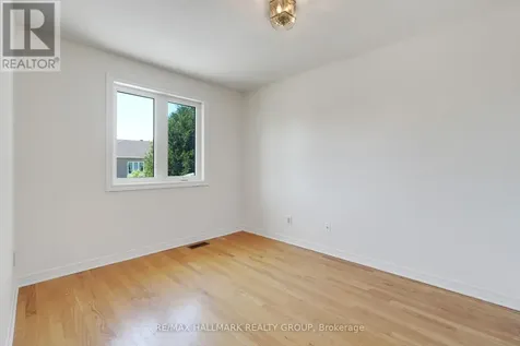 21 Dalecroft Crescent Ottawa ON K2G 5V9