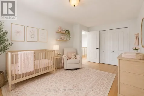 21 Dalecroft Crescent Ottawa ON K2G 5V9