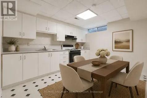 21 Dalecroft Crescent Ottawa ON K2G 5V9