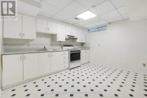 21 Dalecroft Crescent Ottawa ON K2G 5V9