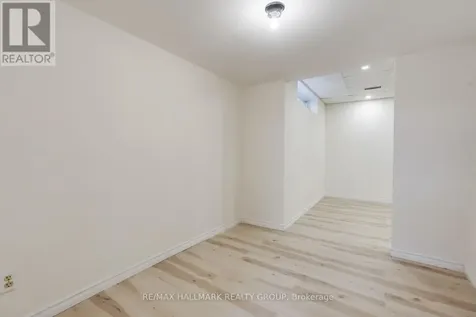 21 Dalecroft Crescent Ottawa ON K2G 5V9