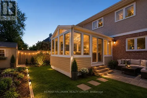21 Dalecroft Crescent Ottawa ON K2G 5V9