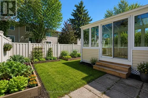 21 Dalecroft Crescent Ottawa ON K2G 5V9