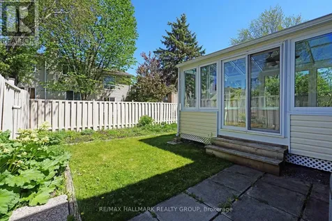 21 Dalecroft Crescent Ottawa ON K2G 5V9